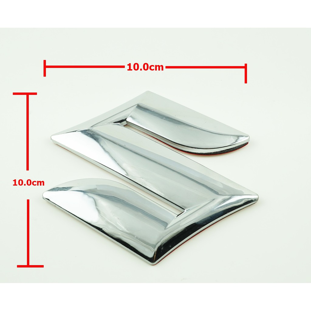 ป้ายโลโก้กระจังหน้า Suzuki Swift พลาสติกชุบโครเมี่ยม  ขนาด10.0x10.0cm ติดตั้งด้วยเทปกาวสองหน้าด้านหลัง