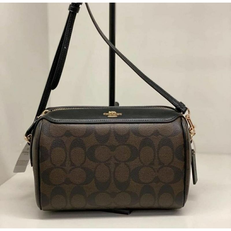 ❤ Coach แท้ 100% หมอนไร้หู ลาย C น้ำตาลเข้ม