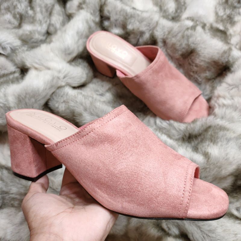 รองเท้าส้นสูงแบรนด์ NUOVO by Hawkins มือสอง