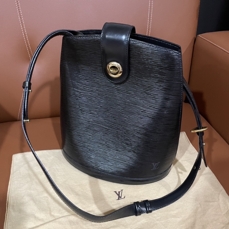 Used Louis Vuitton Vintage Epi Cluny bag