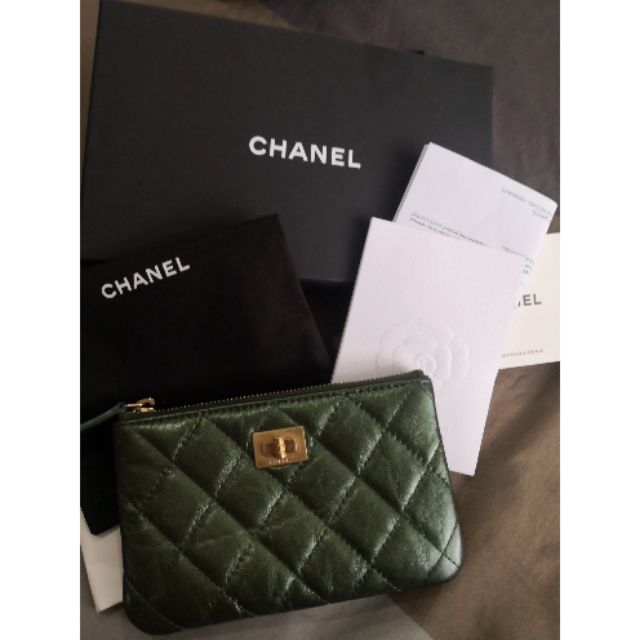 Chanel reissue o case wallet holo28