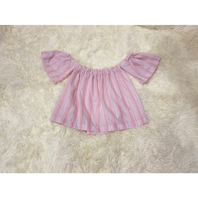 เสื้อจากร้าน midnight.lullabyy