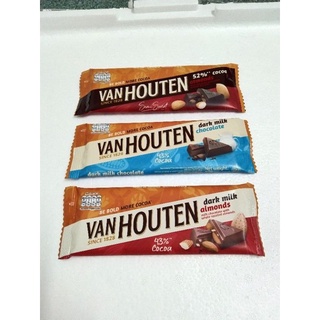 แวนฮูเต็น ช็อกโกแลตสอดไส้อัลมอนด์ ขนาด 40 กรัม Van houten chocolate be bold more cocoa , hershey