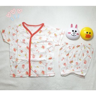 เสื้อแขนสั้นพร้อมกางเกงเด็กแรกเกิด แบบติดกระดุมหน้า ลายการ์ตูนใส่ง่าย ผ้านิ่ม มีหลายสีจ้า