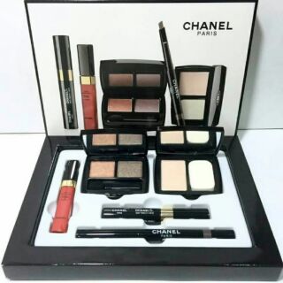 Sale เซ็ตแต่งหน้า chanel เหมาะกับเป็นของขวัญหรือใช้พกพาระหว่างเดินทางมากจ้า 

ประกอบด้วย 
มาสคาร่าขน