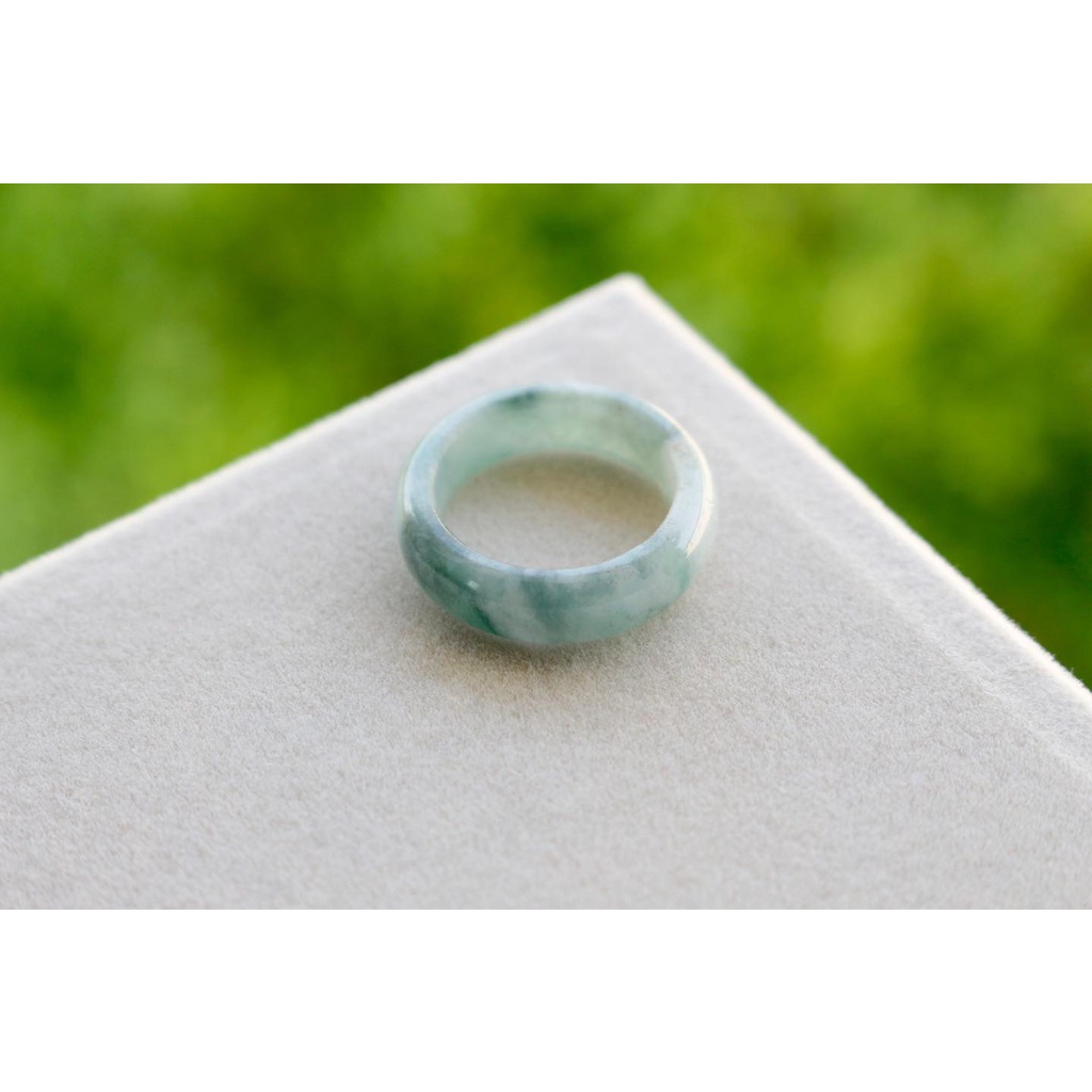แหวนหยกพม่าแท้ สีขาวเขียวสีธรรมชาติ Type A  Size : 54