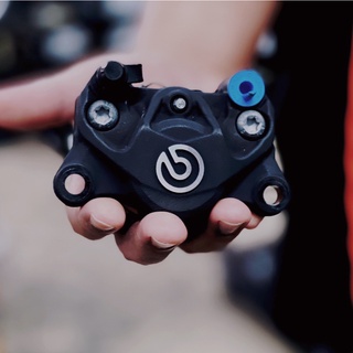 ปั๊มเบรก Brembo 2 Pot ปักข้าง ดำโลโก้ใหญ่ FuriiShop