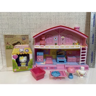 บ้าน Hello Kitty พร้อมเฟอร์นิเจอร์และตัวเล่นตามภาพ สภาพ95%