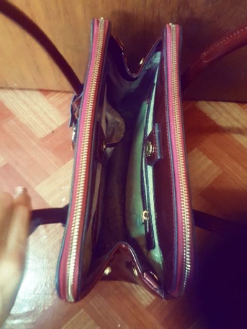 กระเป๋าหนังแก้ว st.james