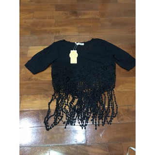 #สินค้ามือหนึ่ง_พร้อมส่ง_เสื้อครอป แต่งชายลูกไม้