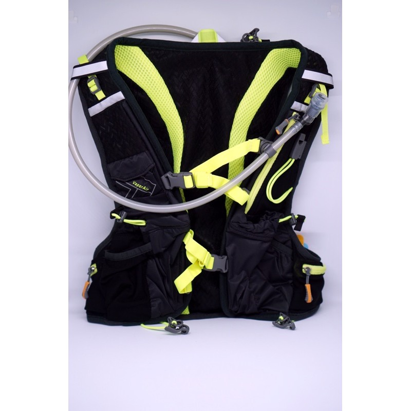 เป้น้ำ Nathan สีดำพร้อมถุงน้ำ