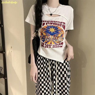 พร้อมส่ง 🔥Hot girl เสื้อยืดแขนสั้นพิมพ์ลายกลวงกลวงสำหรับผู้หญิงปี 2022 เสื้อสั้นบางเฉียบทั้งหมด