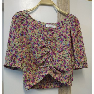เสื้อครอปลายดอกสีม่วง สภาพดีใส่แค่ครั้งเดียว