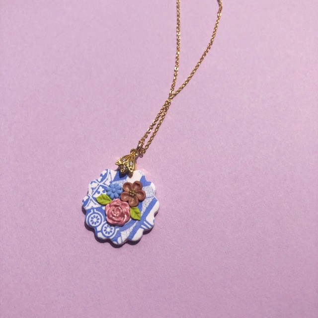 จี้และสร้อยคอดินโพลิเมอร์ - กระท่อมอังกฤษ PYP05