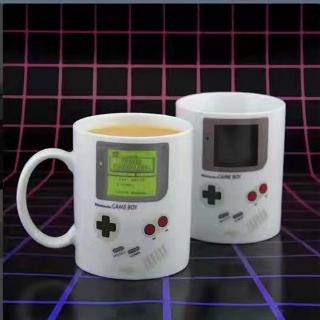 Game Boy Mug OVER 2021 retro Nintendo เครื่องเกมน้ำแก้วแก้วถ้วยกาแฟถ้วยน้ำชาเปลี่ยน