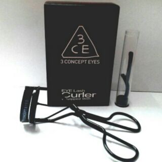 ที่ดัดขนตา 3 concept eyes eyelash curler 
. 
ที่ดัดขนตาจาก� STYLENANDA� เป็นไอเท็ม HOT ขายดีมากค่ะ 