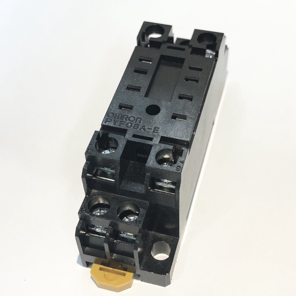 Socket Relaay ช็อกเก็ตรีเลย์ OMRON PYFO8A-E | Shopee Thailand