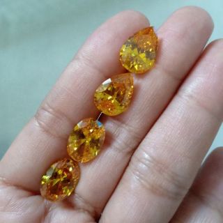 เเพค 10เม็ด🌟 GOLD YELLOW CZ /เพชรรัสเซียสีเขียวเหลืองทอง รูปไข่ หรือ หยดน้ำ10*14 มิลเจียเหลี่ยมก้นเพชร เกรดพลอยคุณภาพ