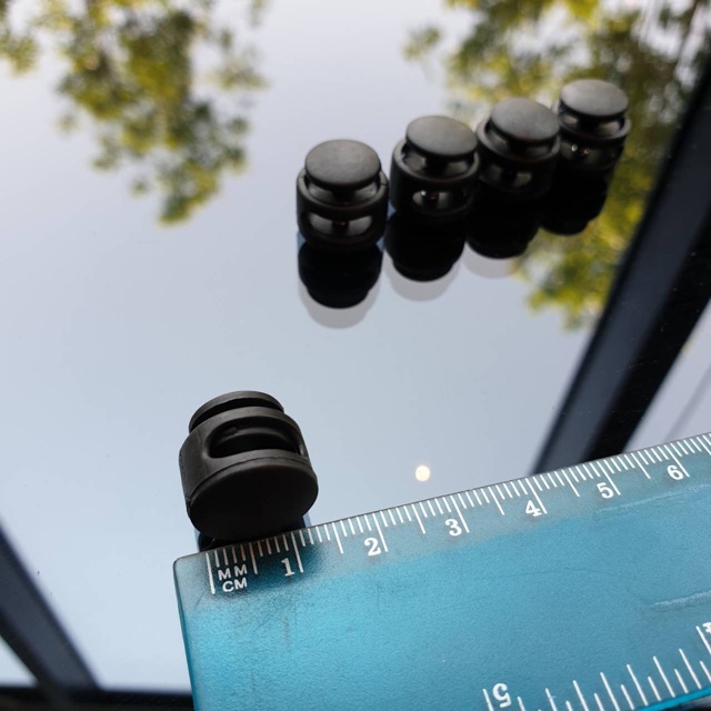 ตัวล็อคเชือก ล็อคยางยืด stopper จานบินจิ๋ว 2 รู (10 ชิ้น)