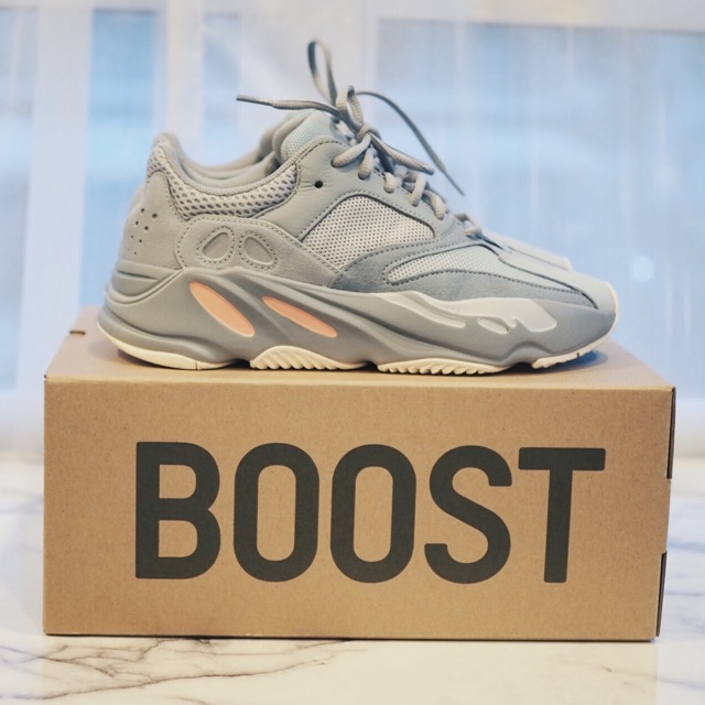Adidas yeezy boost 700