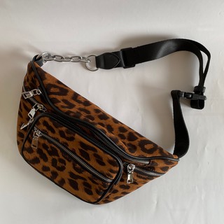 กระเป๋าคาดอก Leopard Print Belt Bag