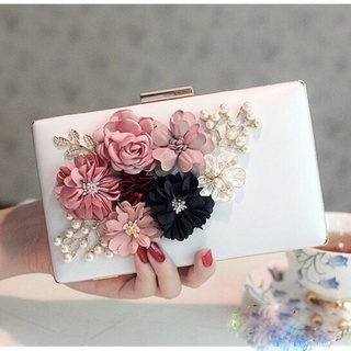 Evening Clutch กระเป๋าออกงาน สีขาว ดอกสามมิติ พร้อมสายสะพาย