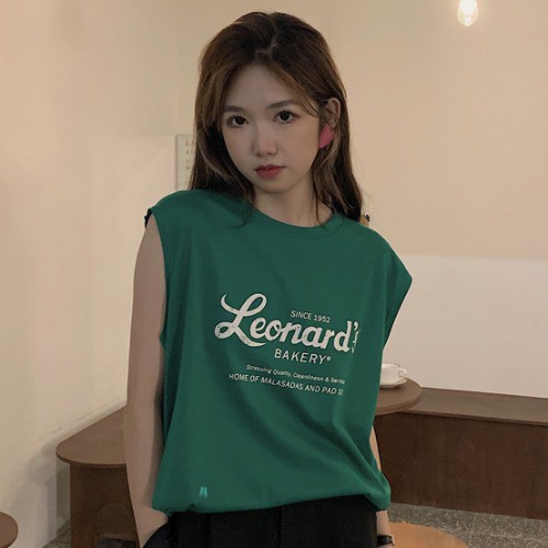 FBAShop  ✨เสื้อยืดแขนกุด สีพื้นมีหลากหลายสีให้เลือก   สกรีนลายอักษรภาษาอังกฤษ สวมใส่สบายเหมาะทุกโอกาส ราคา ถูกที่สุด ดีลบีเคเค แกลเลอรีภาพที่ 3