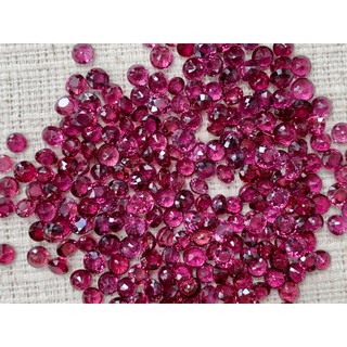 2.9-3.2mm. พลอยทับทิมดิบ สีแดงมะเหมี่ยว สีสวยไฟดี หายาก ราคากะรัตละ 800 บาท