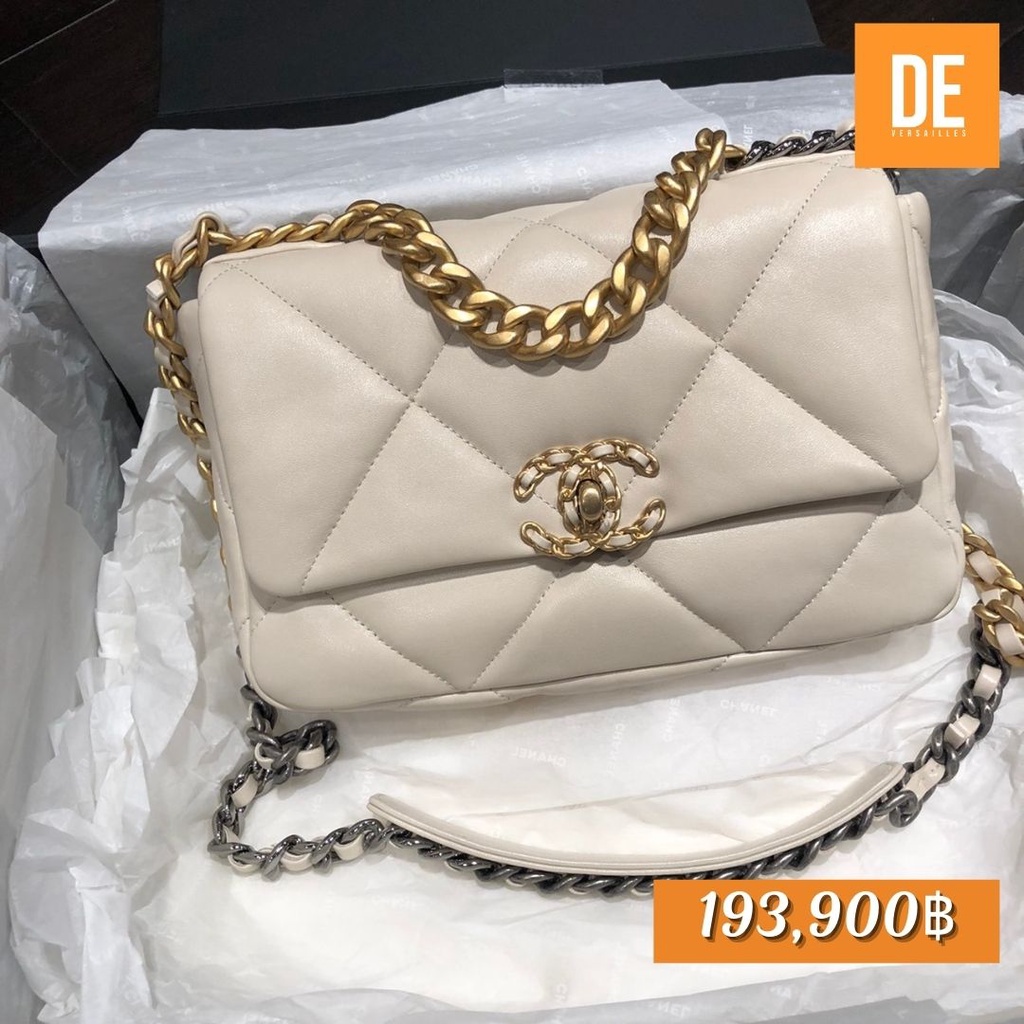 กระเป๋า New Chanel19 Small Size 26cm. in Light Beige Holo30. อปก.ครบ เว้นใบเสด   Seller SKUs : GN188