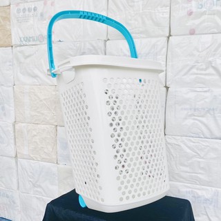 ตะกร้าผ้า ล้อลากใบใหญ่ ขนาด49*38.5*62cm หูสีเขียวมิ้นต์ BK137 Laundry basket