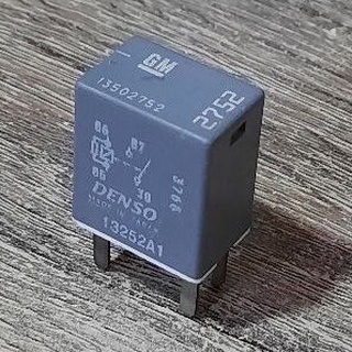 Relay GM 13502752 4ขา Denso GM 4pin  SLS SRX CTS ATS