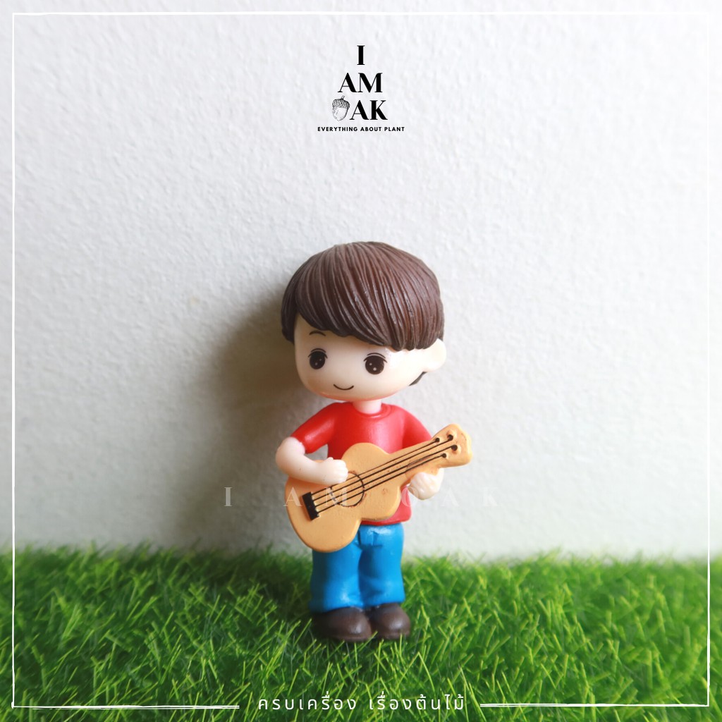 ตุ๊กตาแต่งสวน เด็กชายเล่นกีตาร์ ผู้หญิงยืนฟังเพลง ตุ๊กตาแต่งสวนจิ๋ว จัดสวนถาด โมเดลบ้านจิ๋ว [DolH-M-005]
