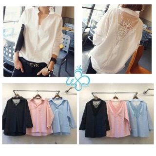 เสื้อเชิ้ตคอวีแต่งลูกไม้ด้านหลัง