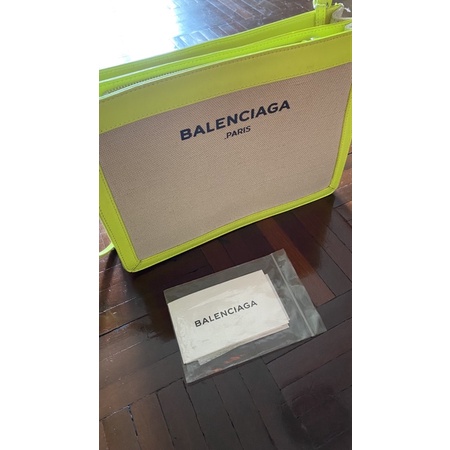 Balenciaga Shoulder Bag Neon Yellow บาเลนซิเอก้า (used)