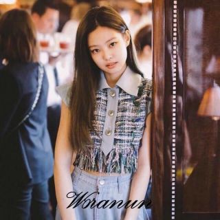 เสื้อค็อปเชิ้ตผ้าแคนวาสแมทช์กับกางเกงยีนส์รึกระโปรงยีนส์ก็ได้จ้า ชิคๆคูลๆ สาวกแบล็คพิ้งค์พลาดไม่ได้จริงๆนะจ๊ะ