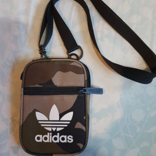 กระเป๋าadidas ของแท้