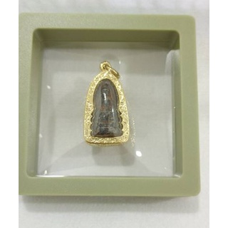 จี้พระห้อยคอ พร้อม เลี่ยมกรอบทอง 18 k จี้พระรอด บูชา แคล้วคลาดปลอดภัย 983232