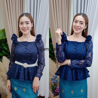 Siampasin🌸เสื้อลูกไม้ สวยละมุนน่ามอง ผ้านุ่ม ใส่ไม่คัน อก SM L XL XXL สีกรม เสื้อชุดไทยแขนยาว เปิดไหล่ กระดุมปั้ม Blouse