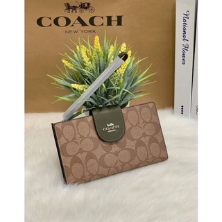 COACH TECH WALLET IN COLORBLOCK SIGNATURE