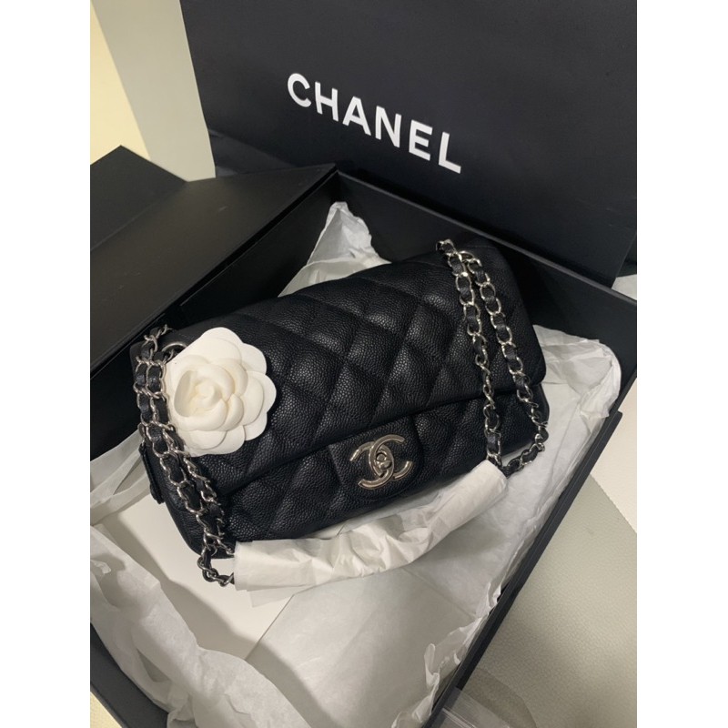 Super like new chanel essy flap size 10” holo 20