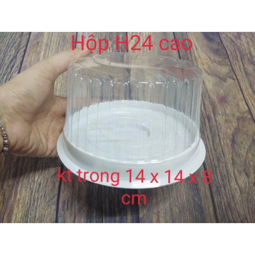 COMBO 50 กล่องเค้กพลาสติกพร้อมฐานสีขาว H24 TALL ขนาด 14 X 14 CM X 8 CM