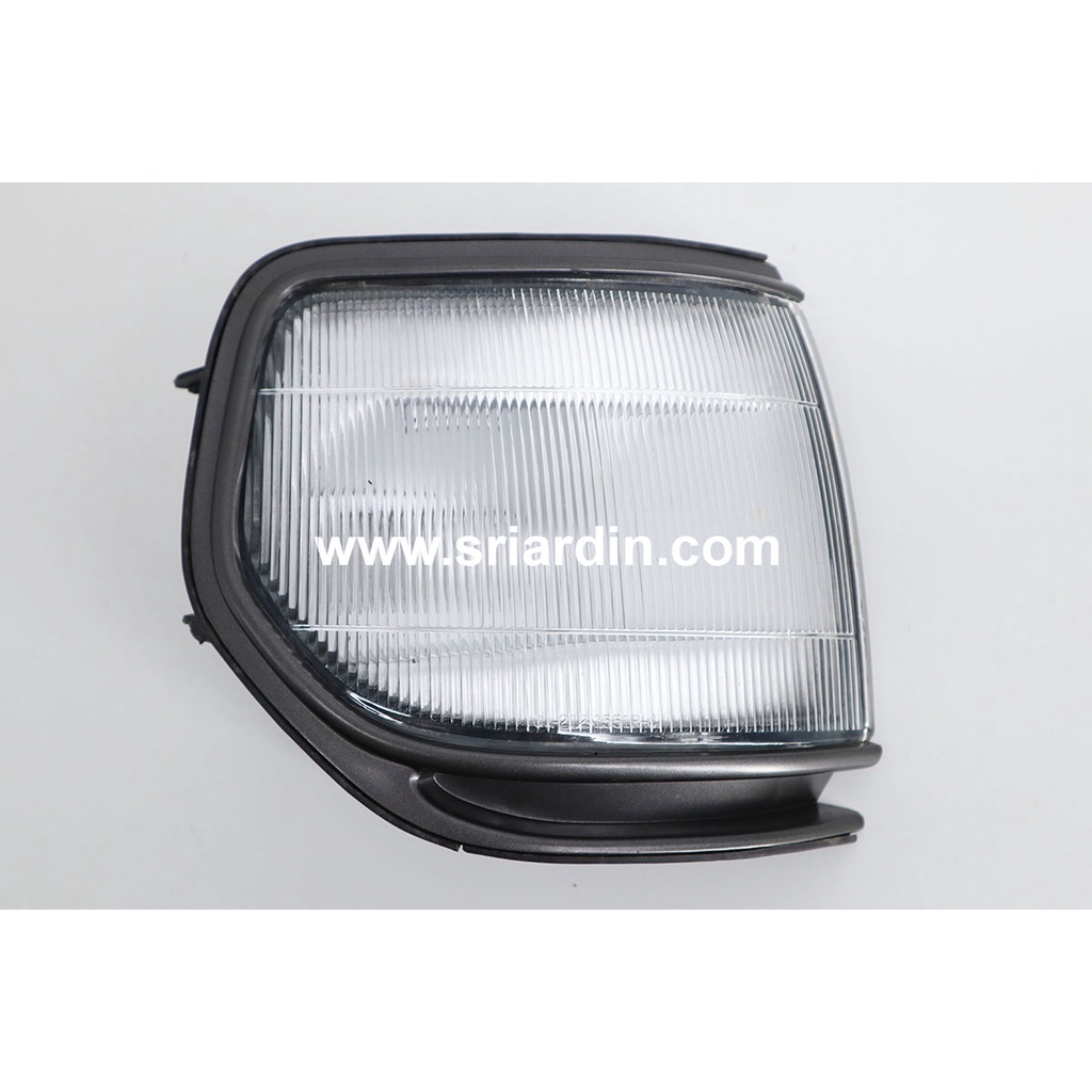 Toyota Landcruiser FJ80 FJ82 90-94 โคมไฟมุม (หลอดไฟสัญญาณด้านข้าง ) | OE Part Number : L 81610-60110