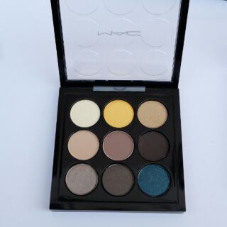 -- พร้อมส่ง -- MAC SHES A MODEL Eyeshadow Palette