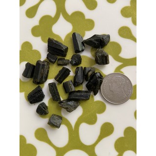 (B) พลอยดิบแท้ กรีน ทัวร์มาลีน (Green Tourmaline)พลอยธรรมชาติ 100% น้ำหนัก 70.50 กะรัต