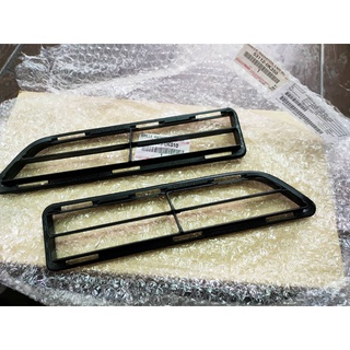 ตะแกรงช่องลมกันชนหน้า Toyota GGN125 53113-0K010/53112-0K350 แท้ห้าง Chiraauto