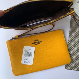 พร้อมส่ง แท้ 🇺🇸💯% New Coach คล้องมือ 1 ซิป L LARGE CORNER ZIP WRISTLET (COACH 3888) QB/OCHRE อะไหล่รมดำ