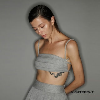 VICKTEERUT Tuck Pleat Cropped Top เสื้อครอป ตีเกล็ด