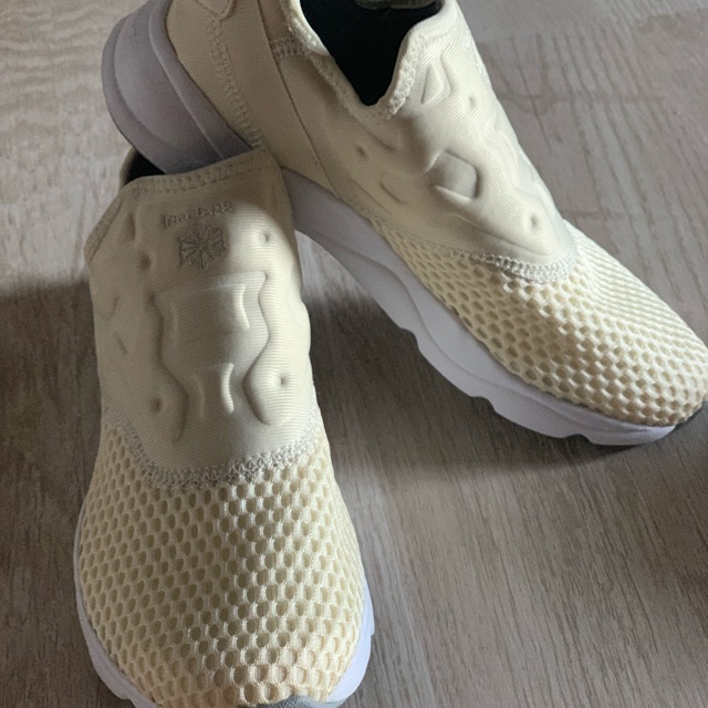 Reebok รองเท้าลำลอง