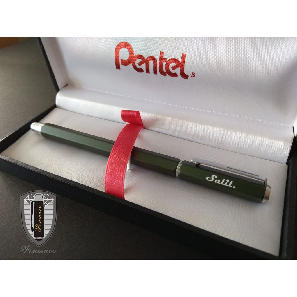 Pentel ปากกาหมึกเจล รุ่น Hexagon พร้อมสลักชื่อฟรี