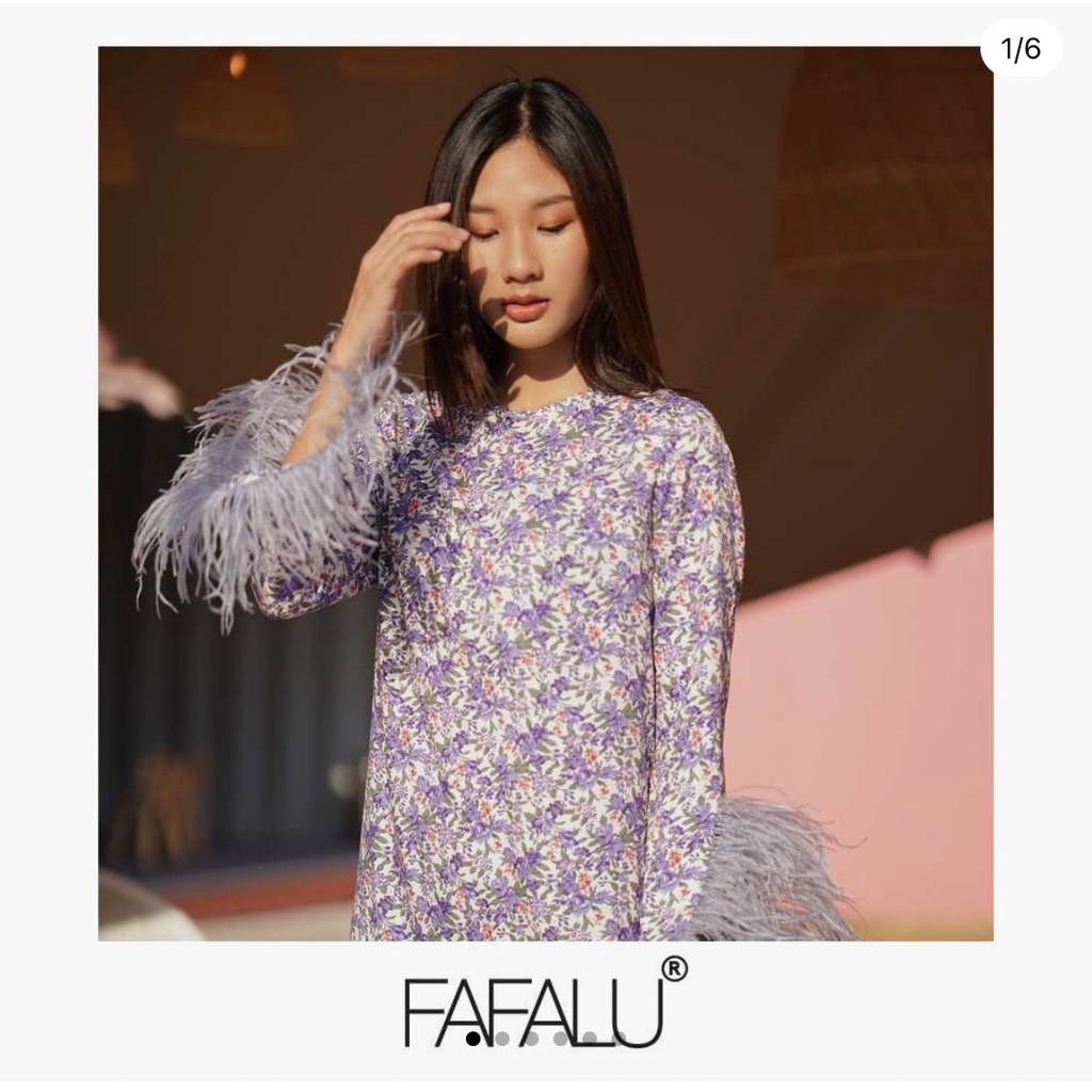[FAFALU Mary Dress] Lavender Mary Dress เดรสทรงตรงลายดอก คลุมเข่า ผ่าข้าง ปลายแขนแต่งด้วยขนนก Pre Order 7-14 วัน